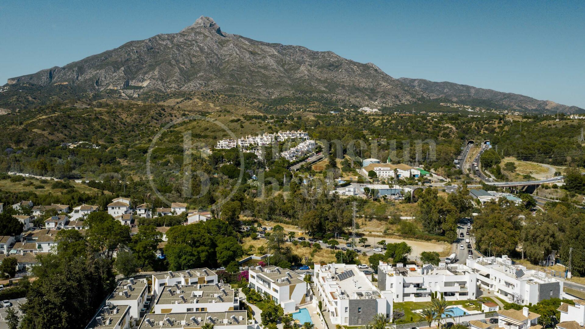 Marein Townhouse - Modernt Radhus med 3 Sovrum i Nueva Andalucía
