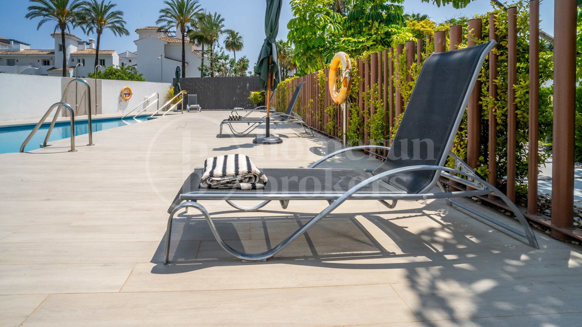 Marein Townhouse - Modernt Radhus med 3 Sovrum i Nueva Andalucía