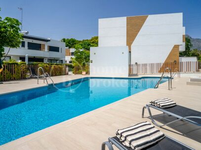 Marein Townhouse - Modernt Radhus med 3 Sovrum i Nueva Andalucía