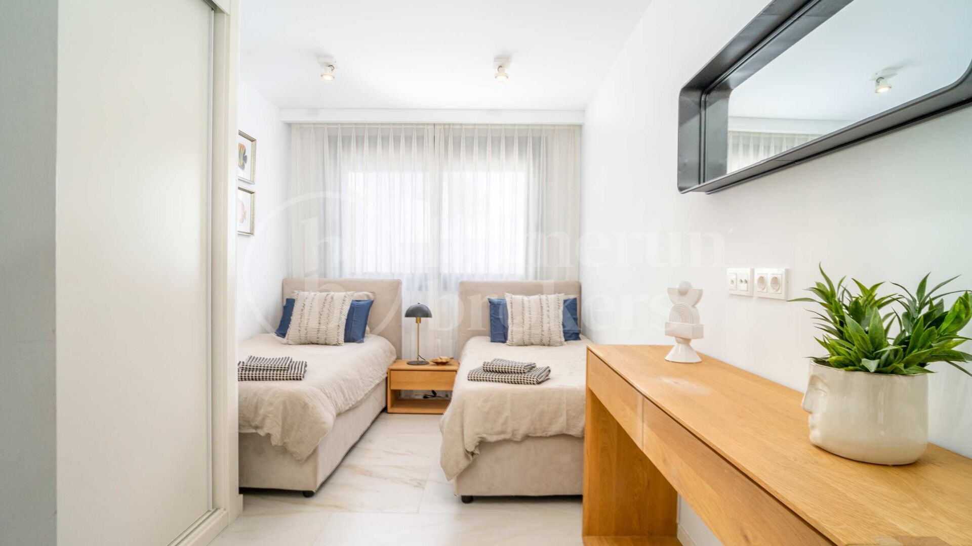 Marein Townhouse - Modernt Radhus med 3 Sovrum i Nueva Andalucía