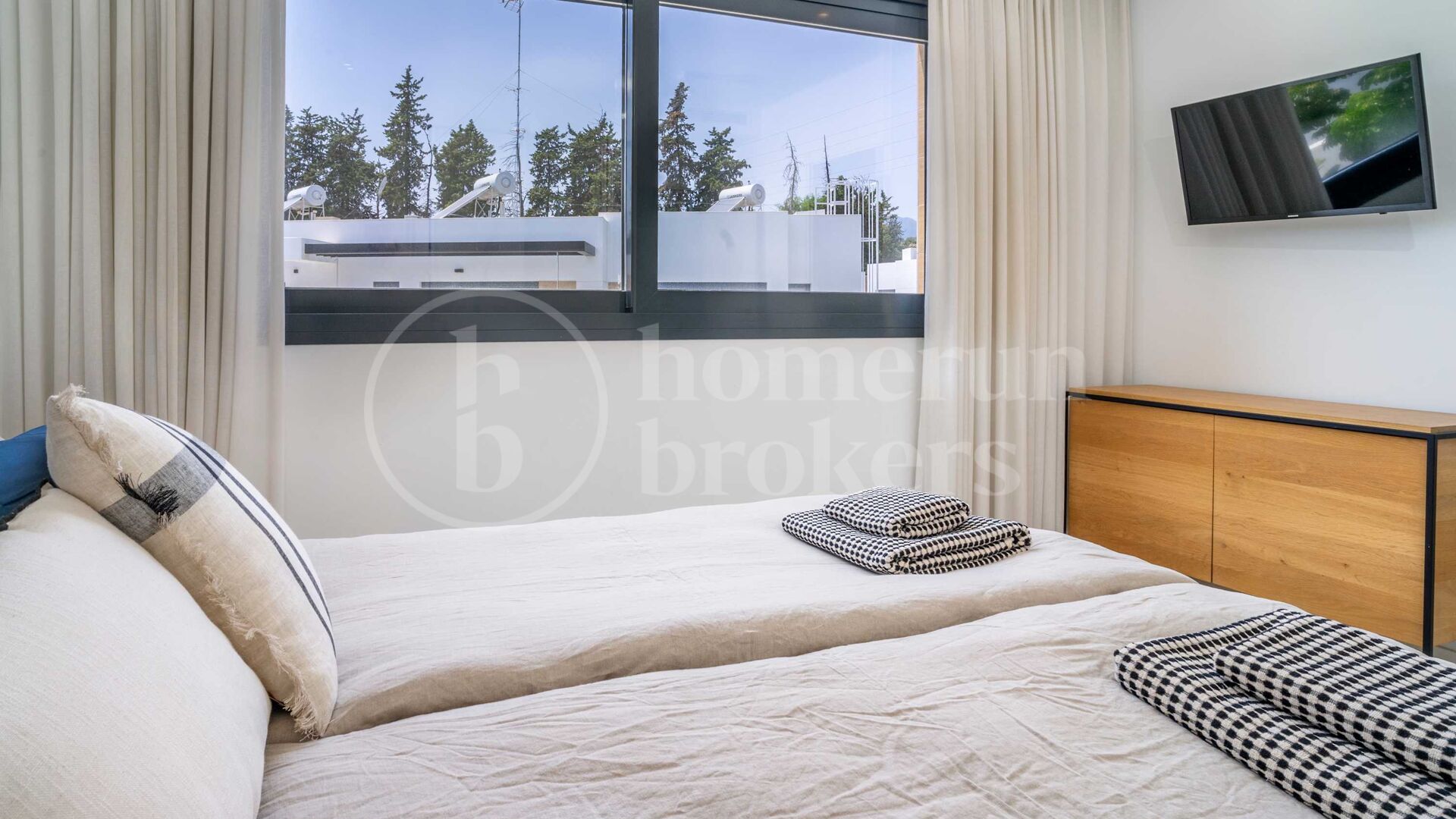 Marein Townhouse - Modernt Radhus med 3 Sovrum i Nueva Andalucía