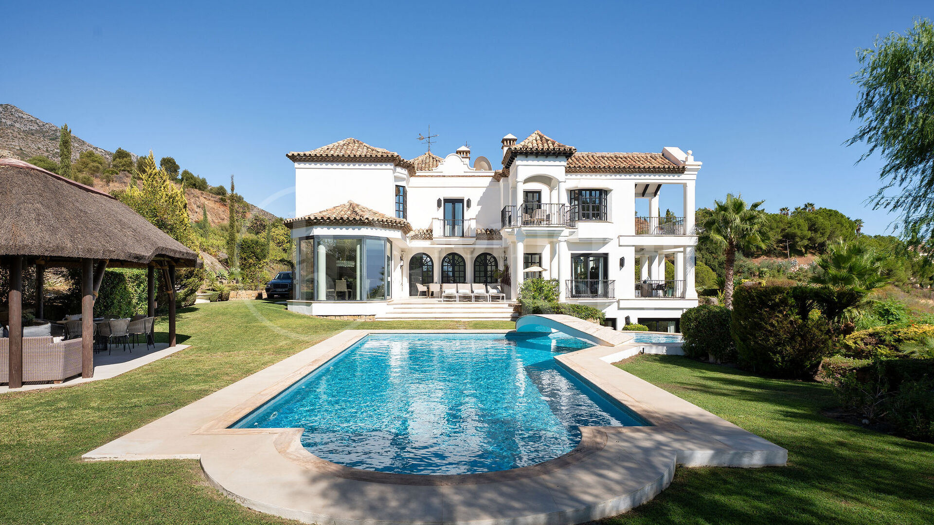 Villa Renata – Luxury Villa for Sale in Marbella Hill Club