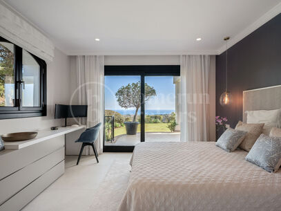 Villa Renata – Luxury Villa for Sale in Marbella Hill Club