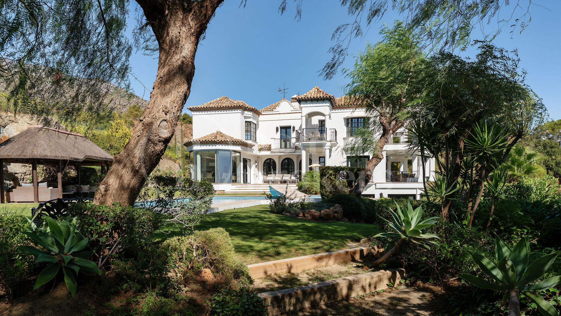 Villa Renata – Luxury Villa for Sale in Marbella Hill Club