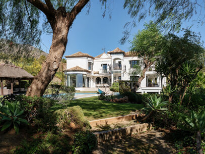 Villa Renata – Luxury Villa for Sale in Marbella Hill Club