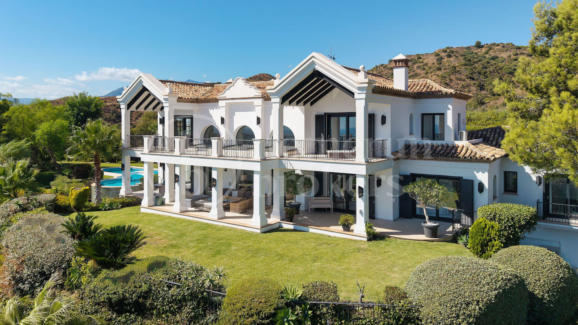 Villa Renata – Luxury Villa for Sale in Marbella Hill Club