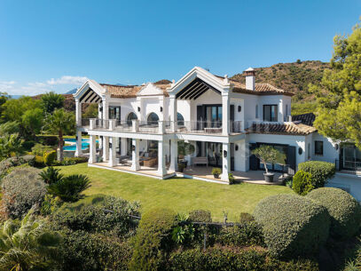 Villa Renata – Luxury Villa for Sale in Marbella Hill Club