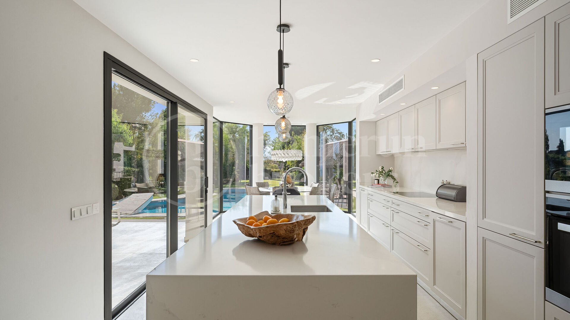 Villa Renata – Luxury Villa for Sale in Marbella Hill Club