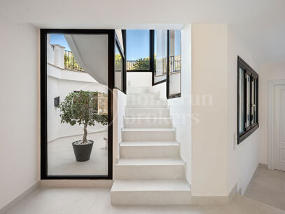 Villa Renata – Luxury Villa for Sale in Marbella Hill Club