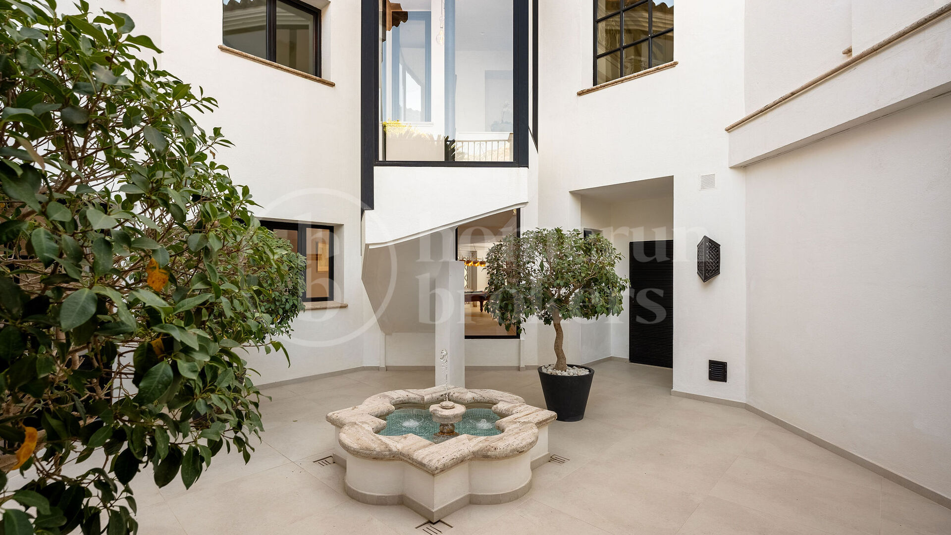 Villa Renata – Luxury Villa for Sale in Marbella Hill Club