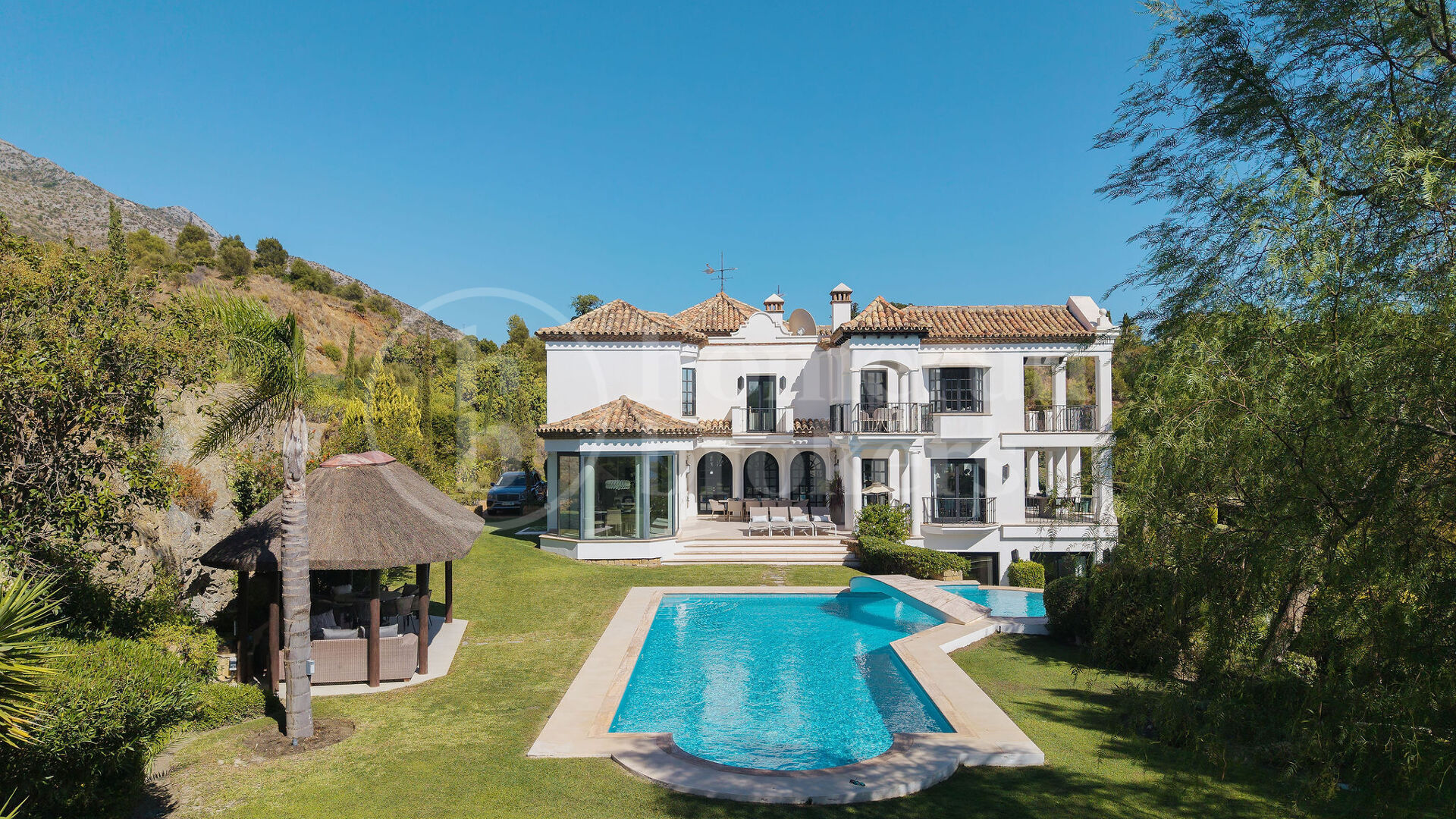 Villa Renata – Luxury Villa for Sale in Marbella Hill Club