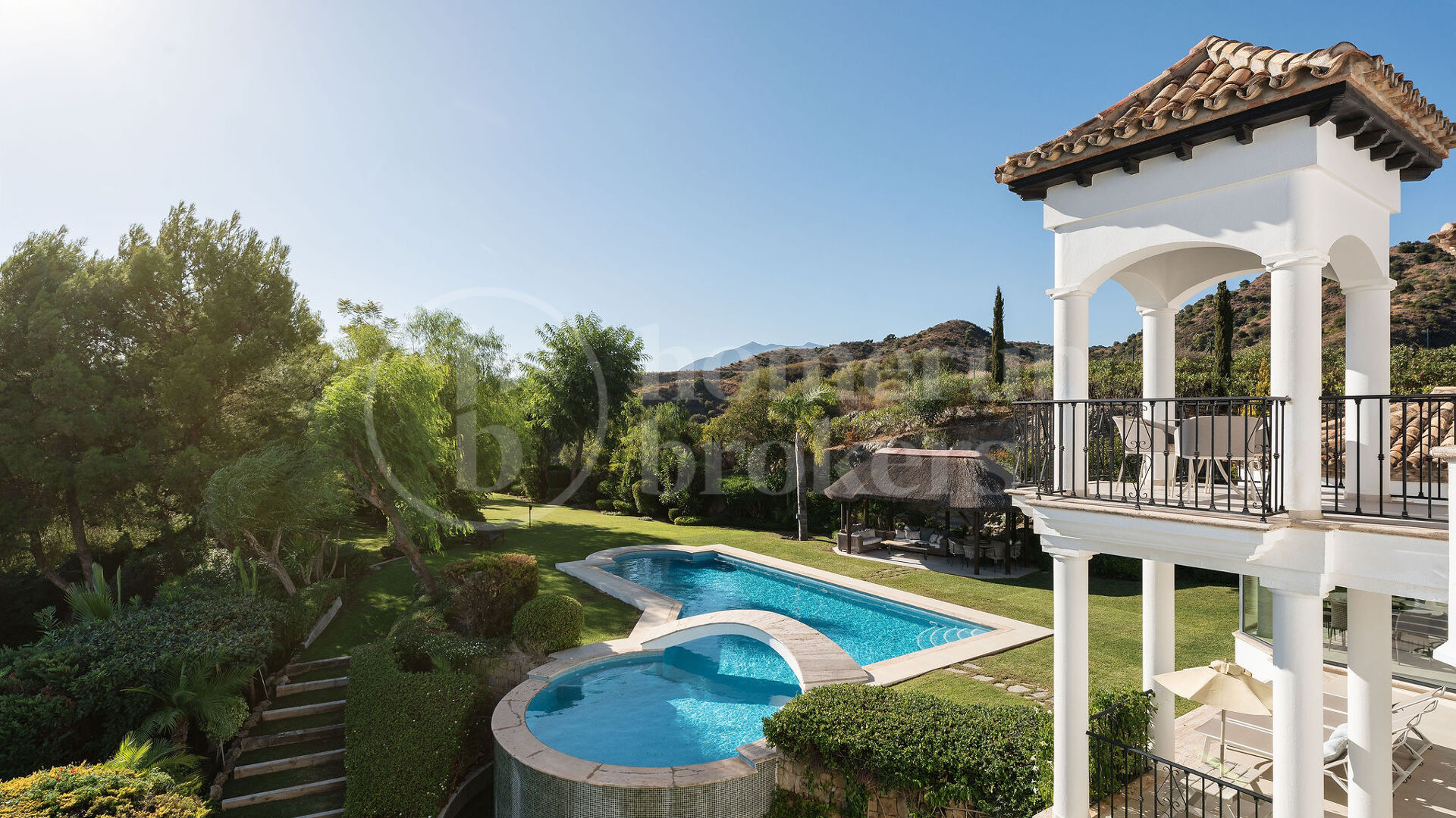 Villa Renata – Luxury Villa for Sale in Marbella Hill Club