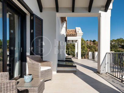 Villa Renata – Luxury Villa for Sale in Marbella Hill Club