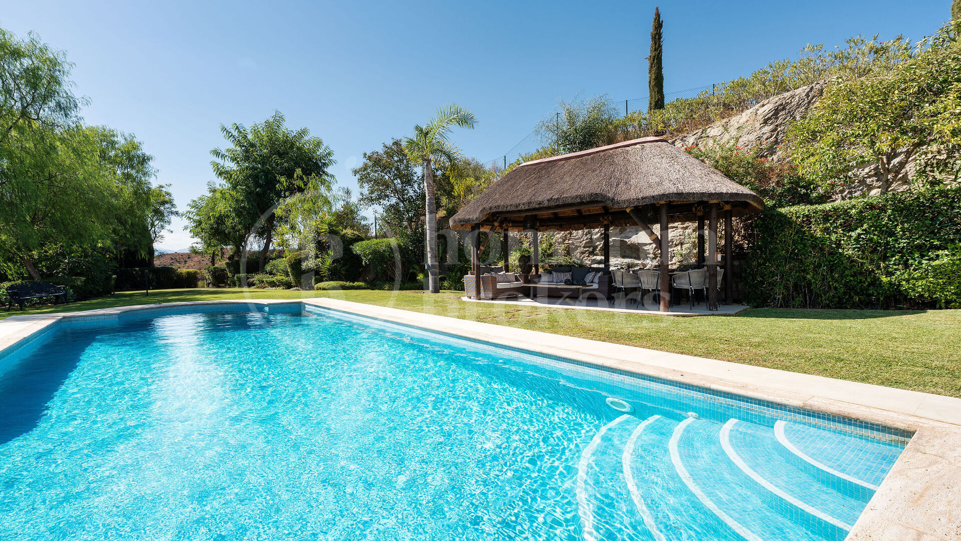 Villa Renata – Luxury Villa for Sale in Marbella Hill Club
