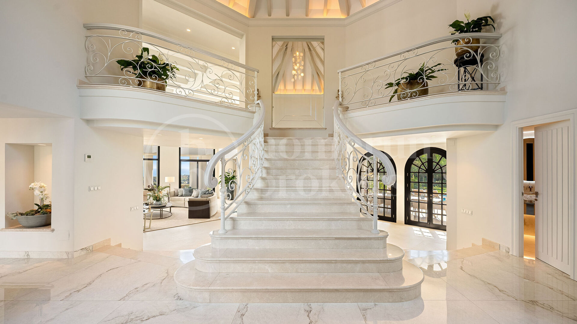 Villa Renata – Luxury Villa for Sale in Marbella Hill Club