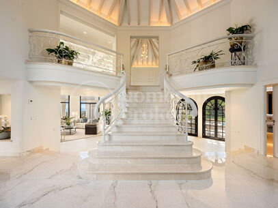 Villa Renata – Luxury Villa for Sale in Marbella Hill Club