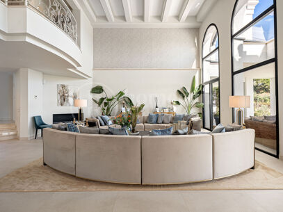 Villa Renata – Luxury Villa for Sale in Marbella Hill Club
