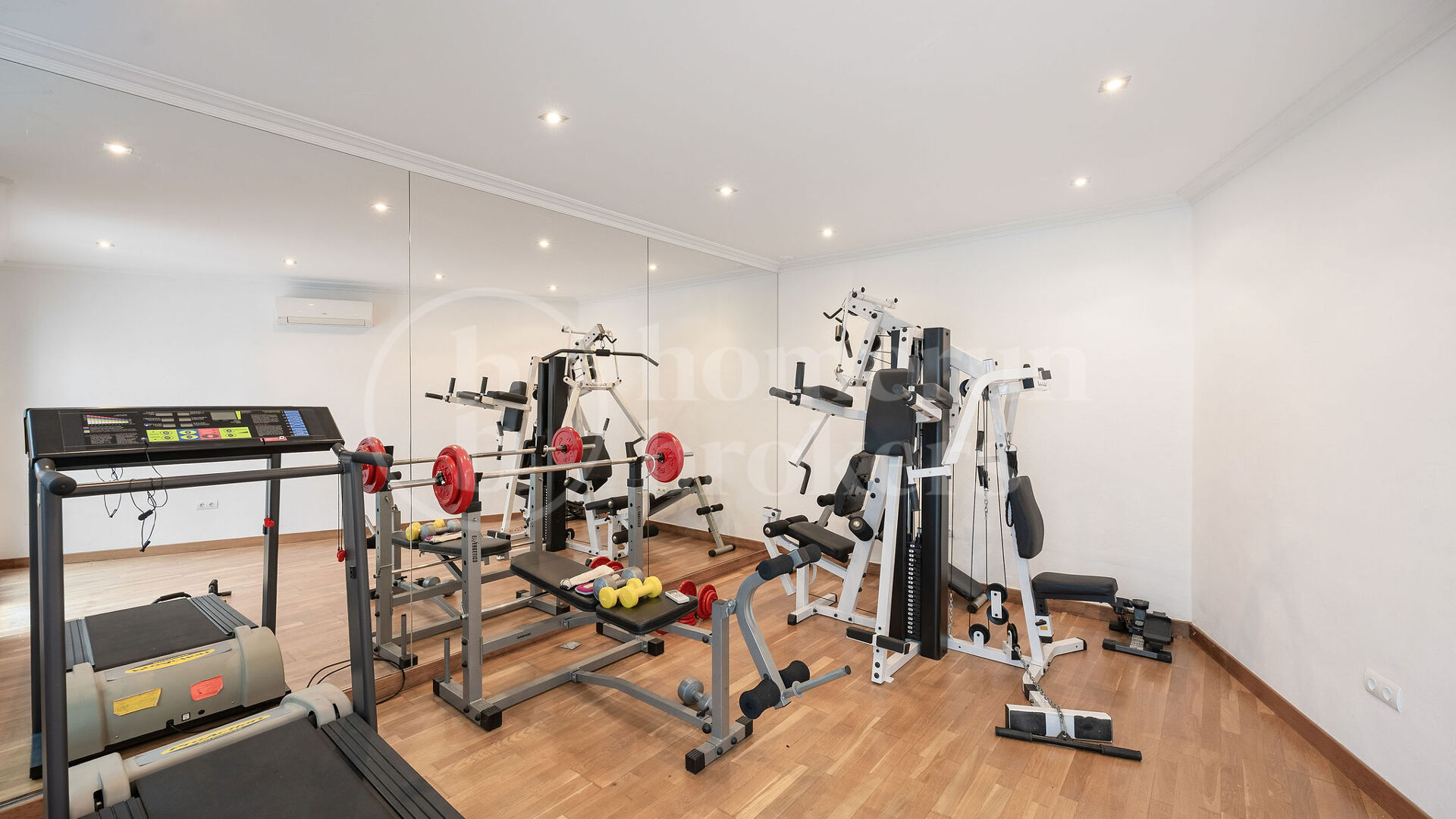 Villa Renata – Luxury Villa for Sale in Marbella Hill Club