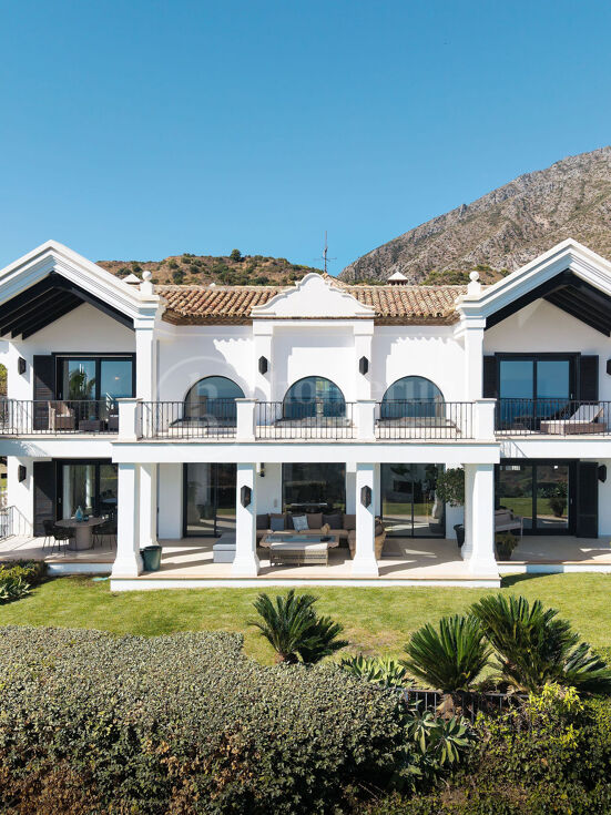 Villa Renata – Luxury Villa for Sale in Marbella Hill Club