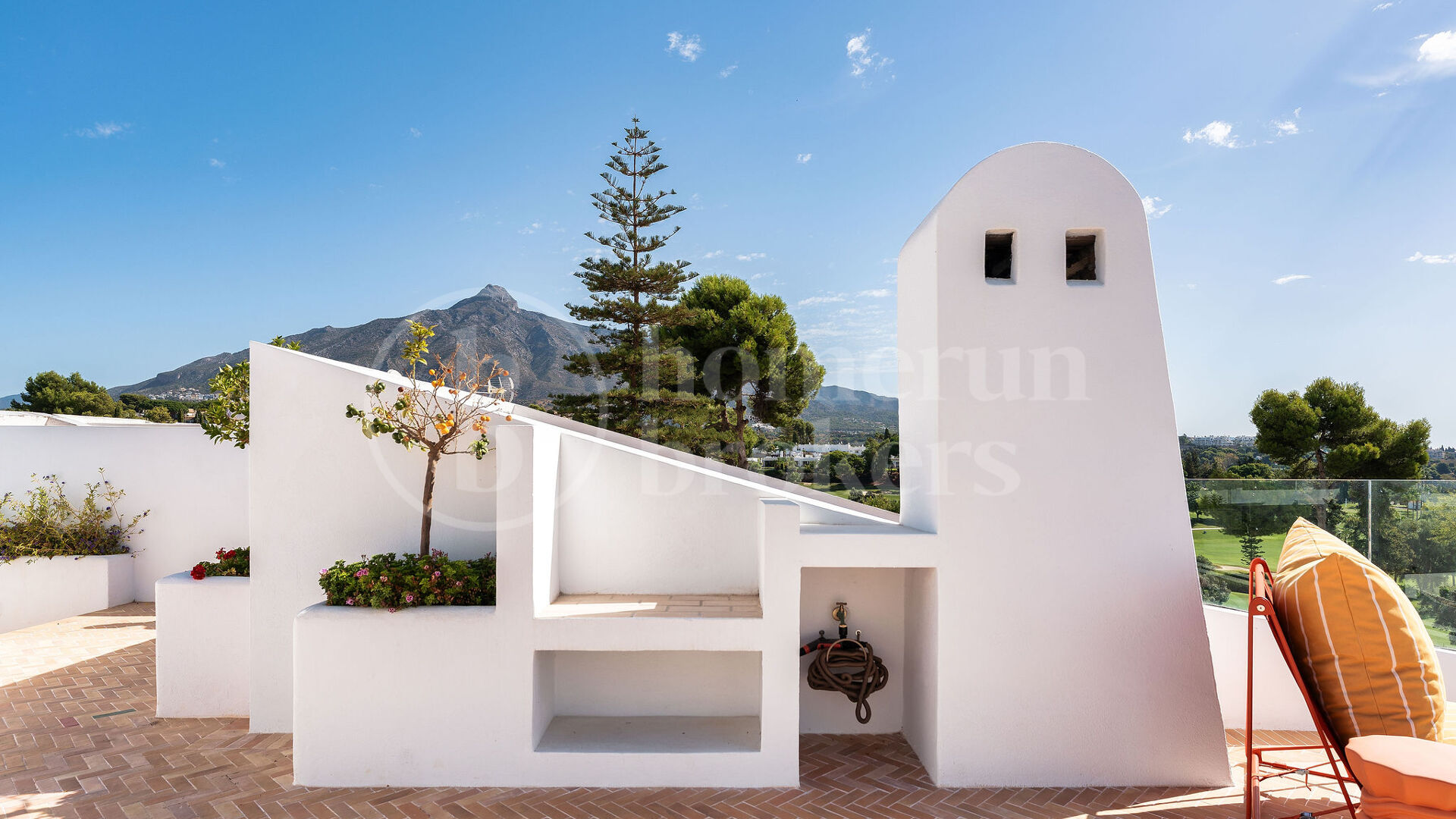 Casa Los Dragos – Luxury Fully Renovated Penthouse in Nueva Andalucia
