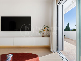 Casa Los Dragos – Luxury Fully Renovated Penthouse in Nueva Andalucia