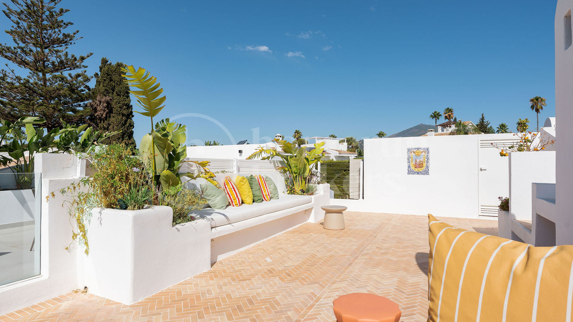 Casa Los Dragos – Luxury Fully Renovated Penthouse in Nueva Andalucia