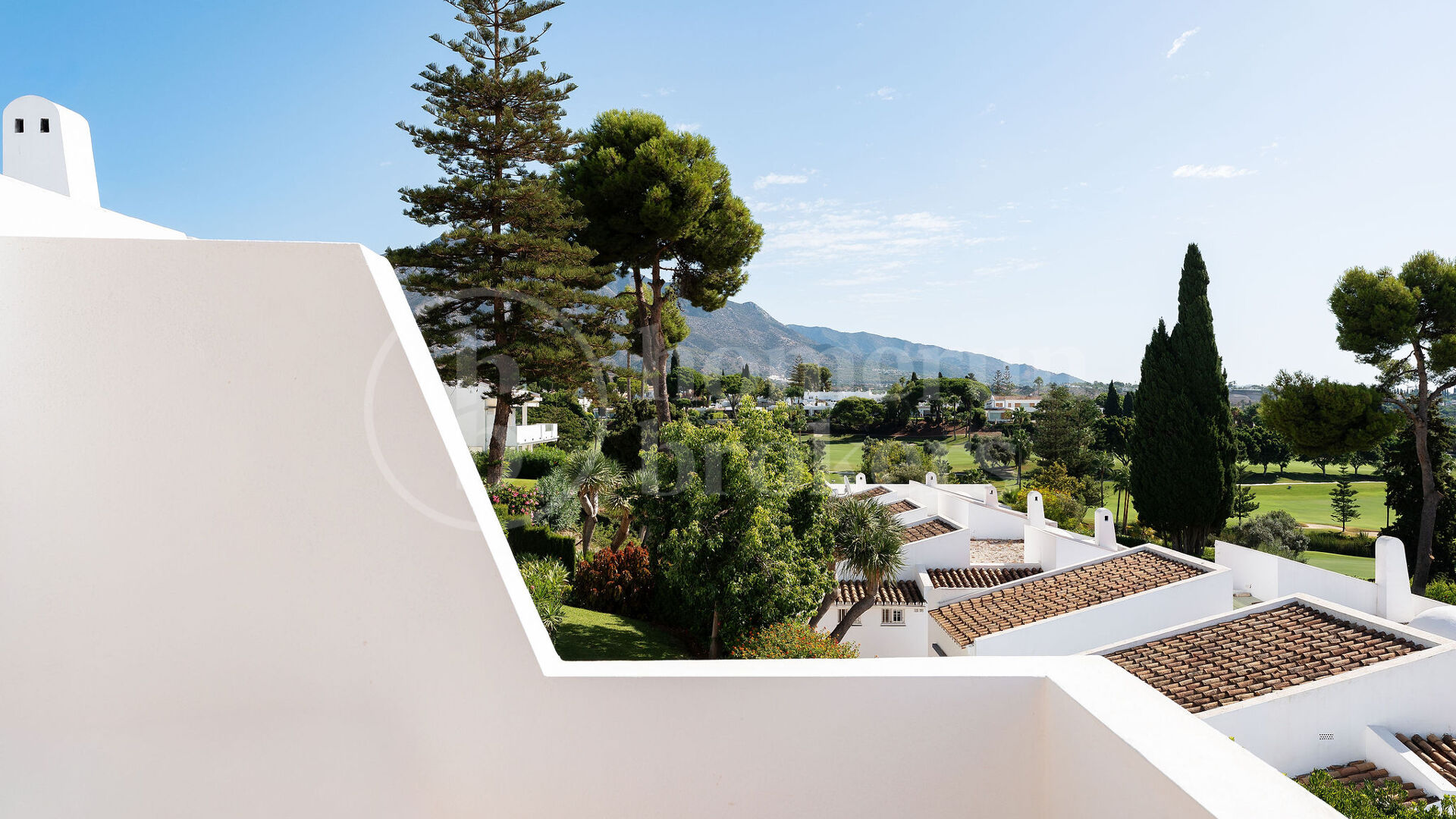 Casa Los Dragos – Luxury Fully Renovated Penthouse in Nueva Andalucia