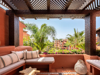 Penthouse Playa – Renovated Beachfront Penthouse in Marbella East