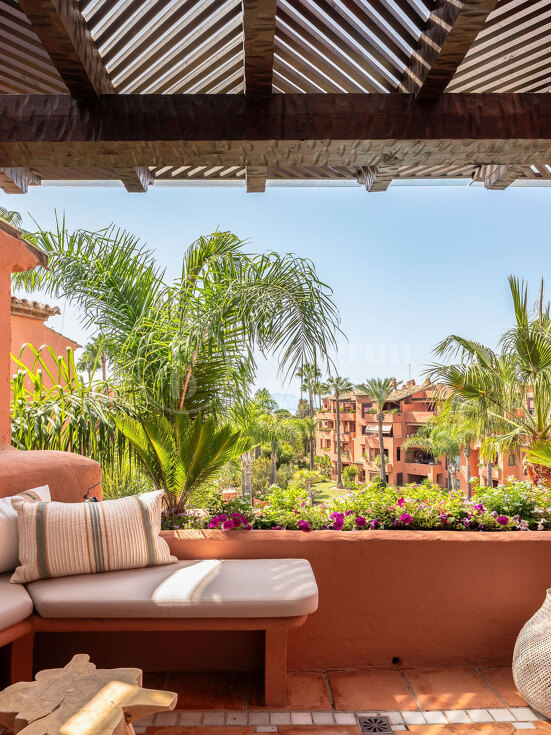Penthouse Playa – Renovated Beachfront Penthouse in Marbella East