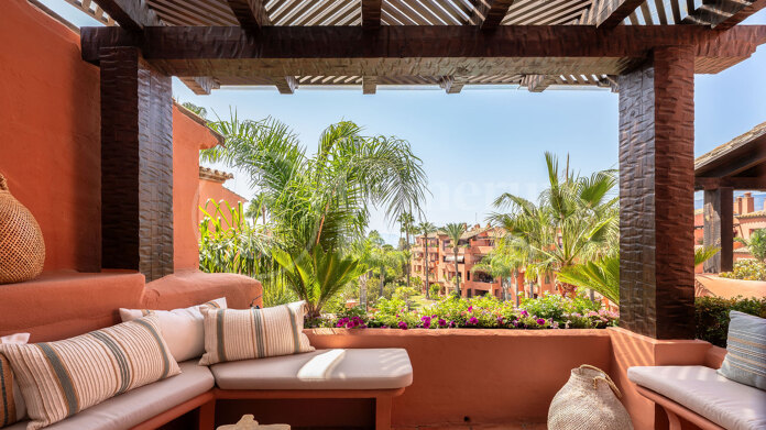 Penthouse Playa – Renovated Beachfront Penthouse in Marbella East
