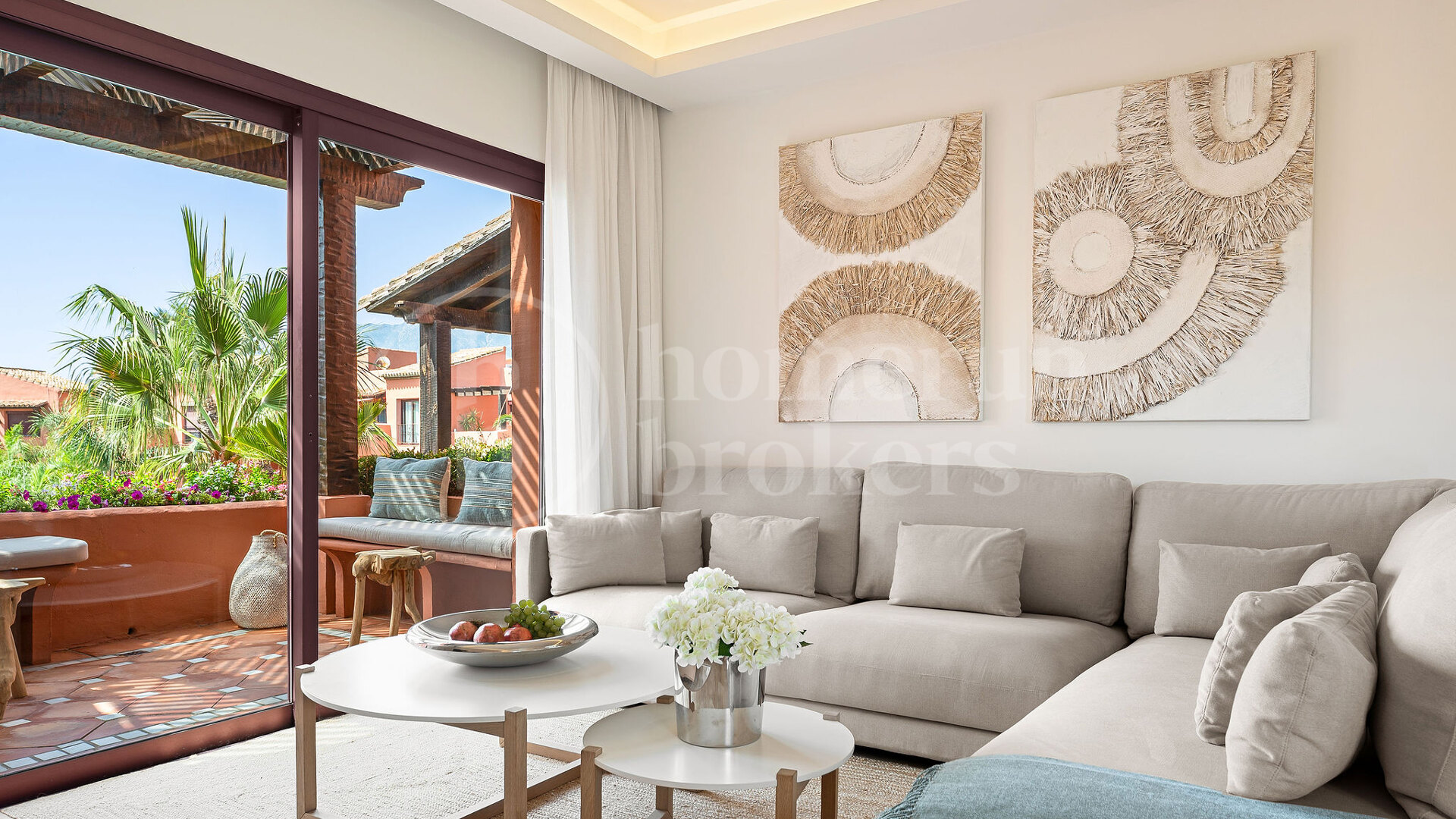 Penthouse Playa – Renovated Beachfront Penthouse in Marbella East