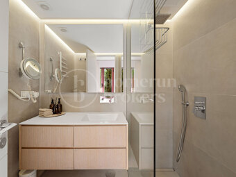 Penthouse Playa – Renovated Beachfront Penthouse in Marbella East