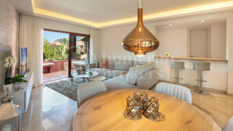 Penthouse Playa – Renovated Beachfront Penthouse in Marbella East