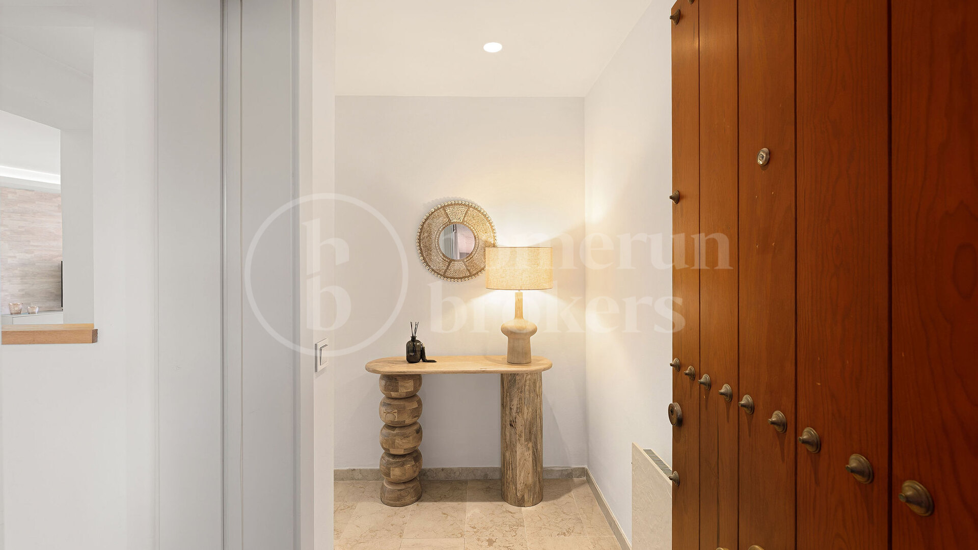 Penthouse Playa – Renovated Beachfront Penthouse in Marbella East