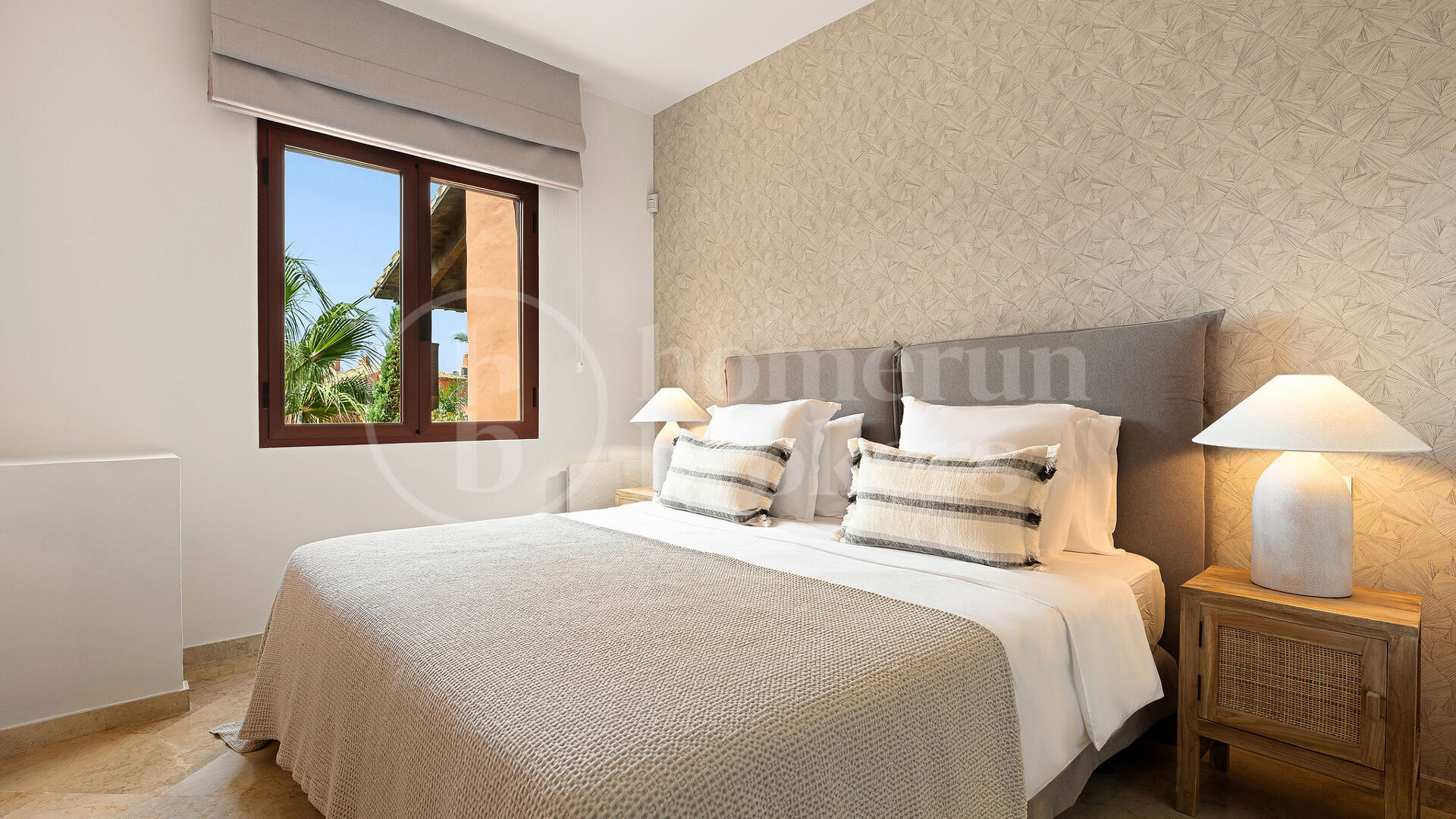 Penthouse Playa – Renovated Beachfront Penthouse in Marbella East