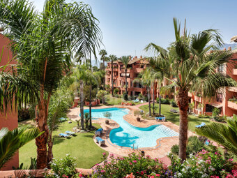 Penthouse Playa – Renovated Beachfront Penthouse in Marbella East