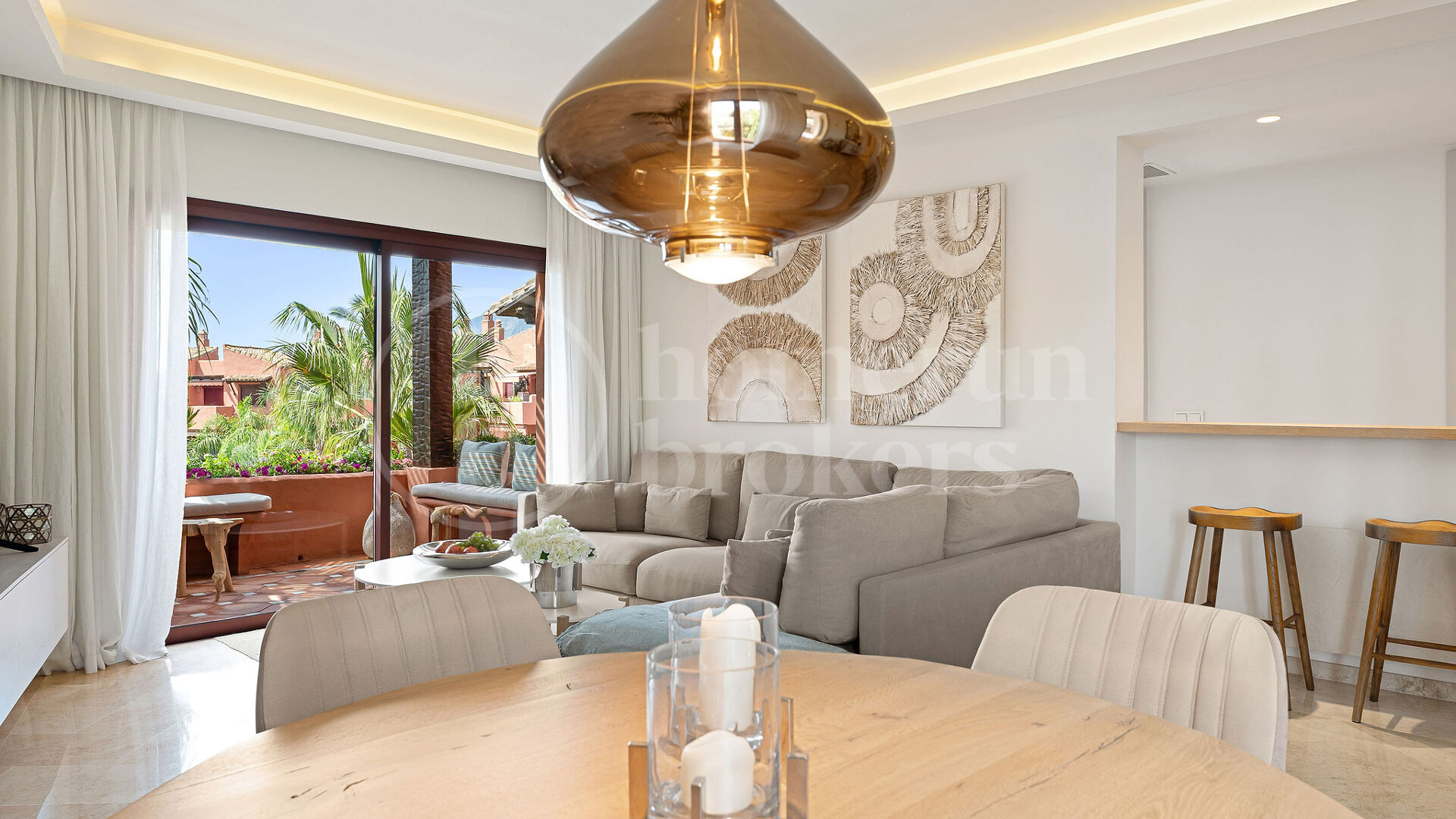 Penthouse Playa – Renovated Beachfront Penthouse in Marbella East