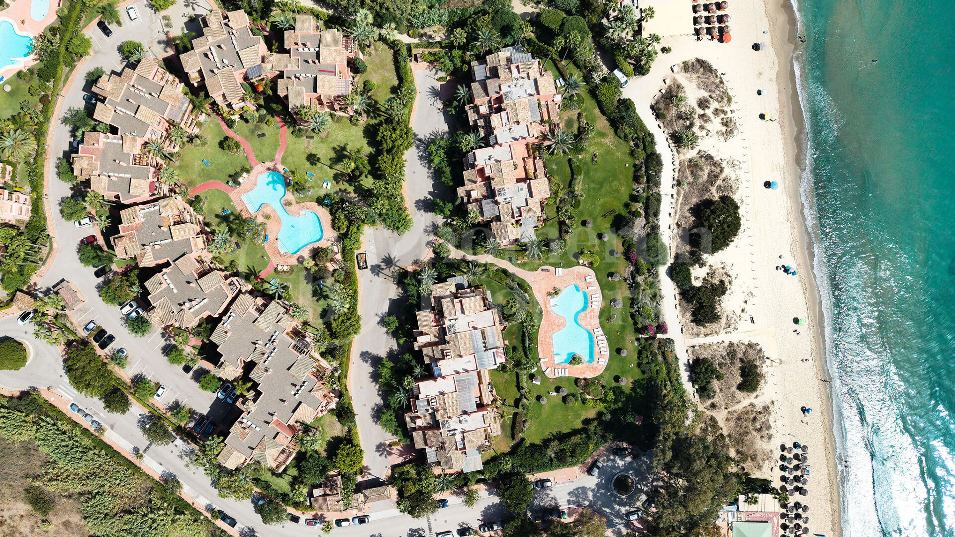 Penthouse Playa – Renovated Beachfront Penthouse in Marbella East