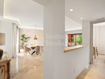Penthouse Playa – Renovated Beachfront Penthouse in Marbella East