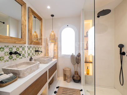 Apartment Les Belvederes - Renovated Elevated Ground Floor with Sea Views