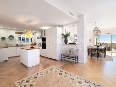 Apartment Les Belvederes - Renovated Elevated Ground Floor with Sea Views