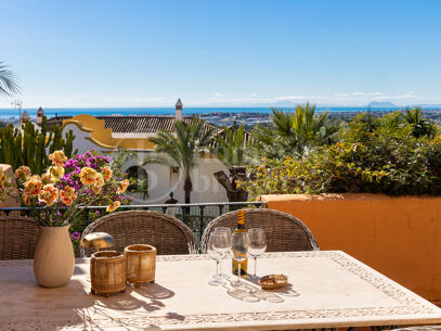 Apartment Les Belvederes - Renovated Elevated Ground Floor with Sea Views