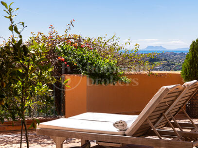 Apartment Les Belvederes - Renovated Elevated Ground Floor with Sea Views