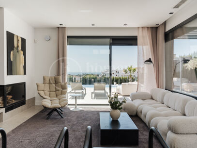 Villa Elva – Renovated Contemporary Villa for Sale in La Resina Golf