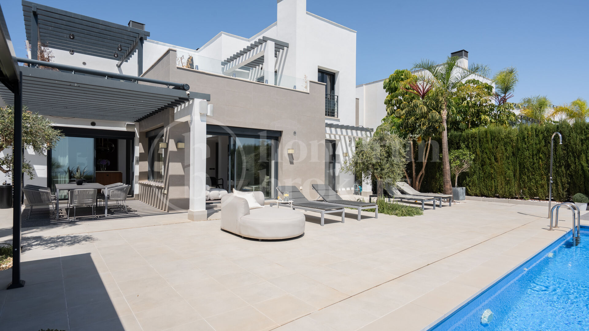 Villa Elva – Renovated Contemporary Villa for Sale in La Resina Golf