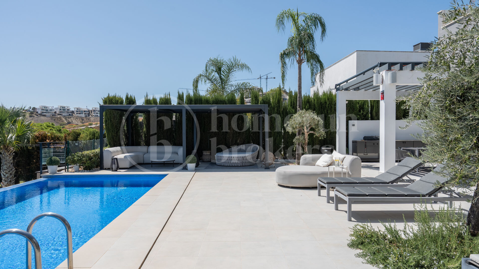 Villa Elva – Renovated Contemporary Villa for Sale in La Resina Golf