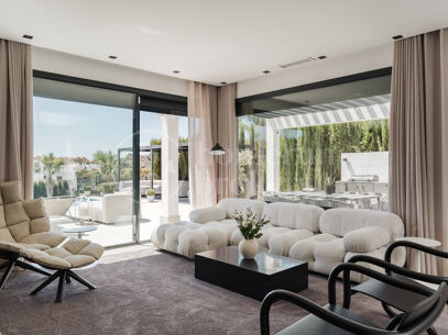 Villa Elva – Renovated Contemporary Villa for Sale in La Resina Golf