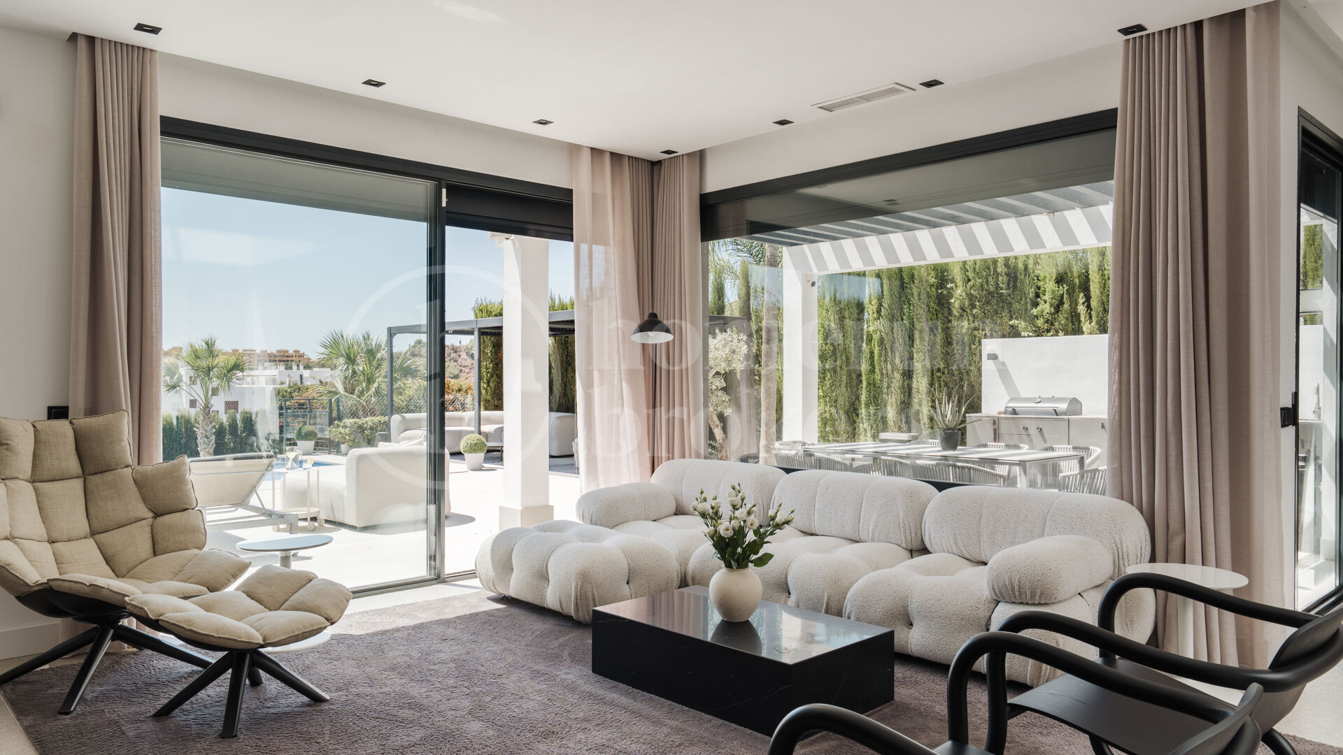 Villa Elva – Renovated Contemporary Villa for Sale in La Resina Golf
