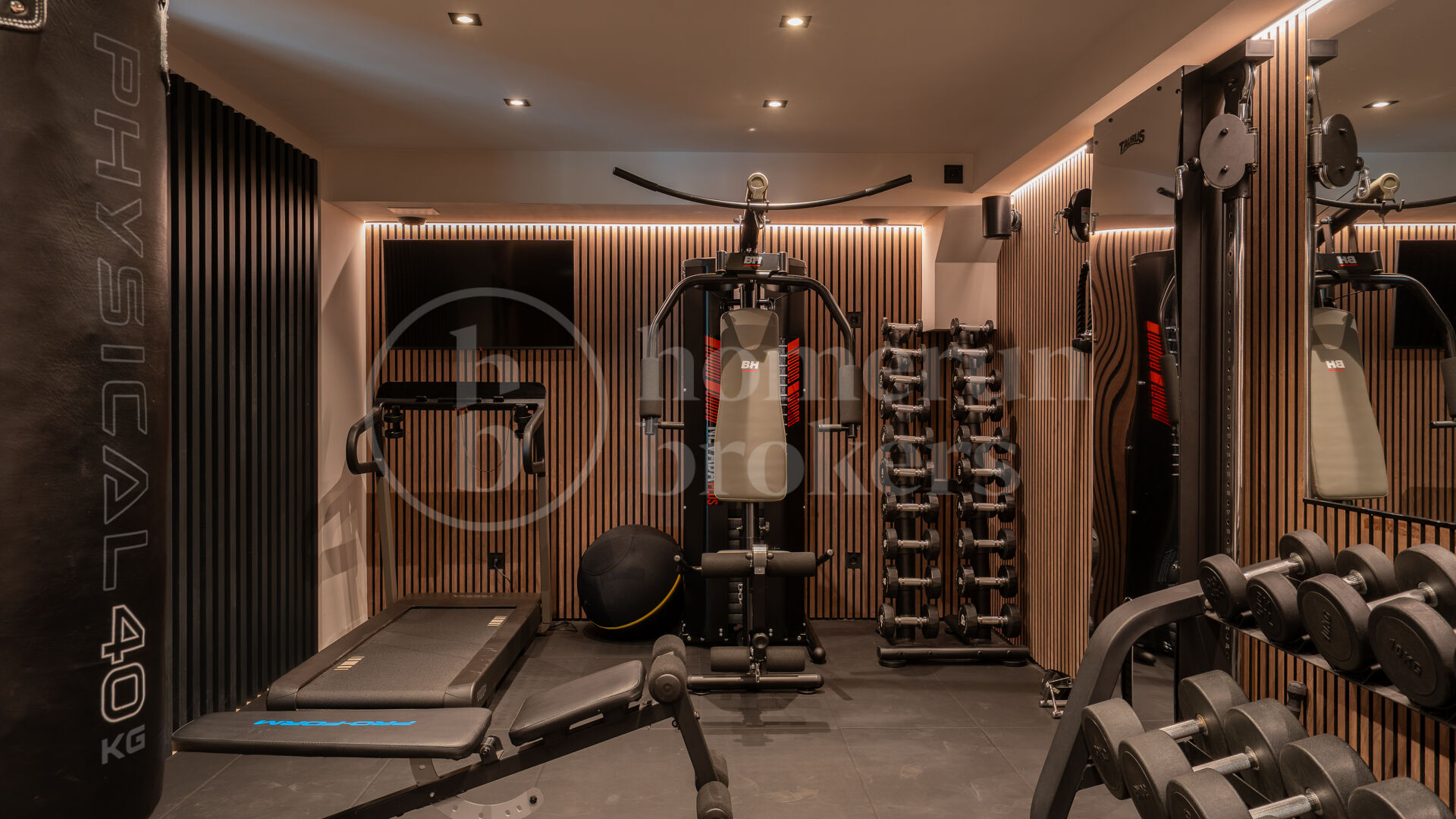 Villa Elva – Renovated Contemporary Villa for Sale in La Resina Golf
