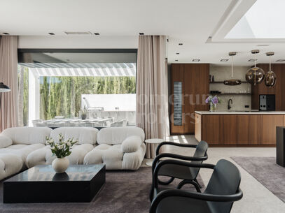 Villa Elva – Renovated Contemporary Villa for Sale in La Resina Golf